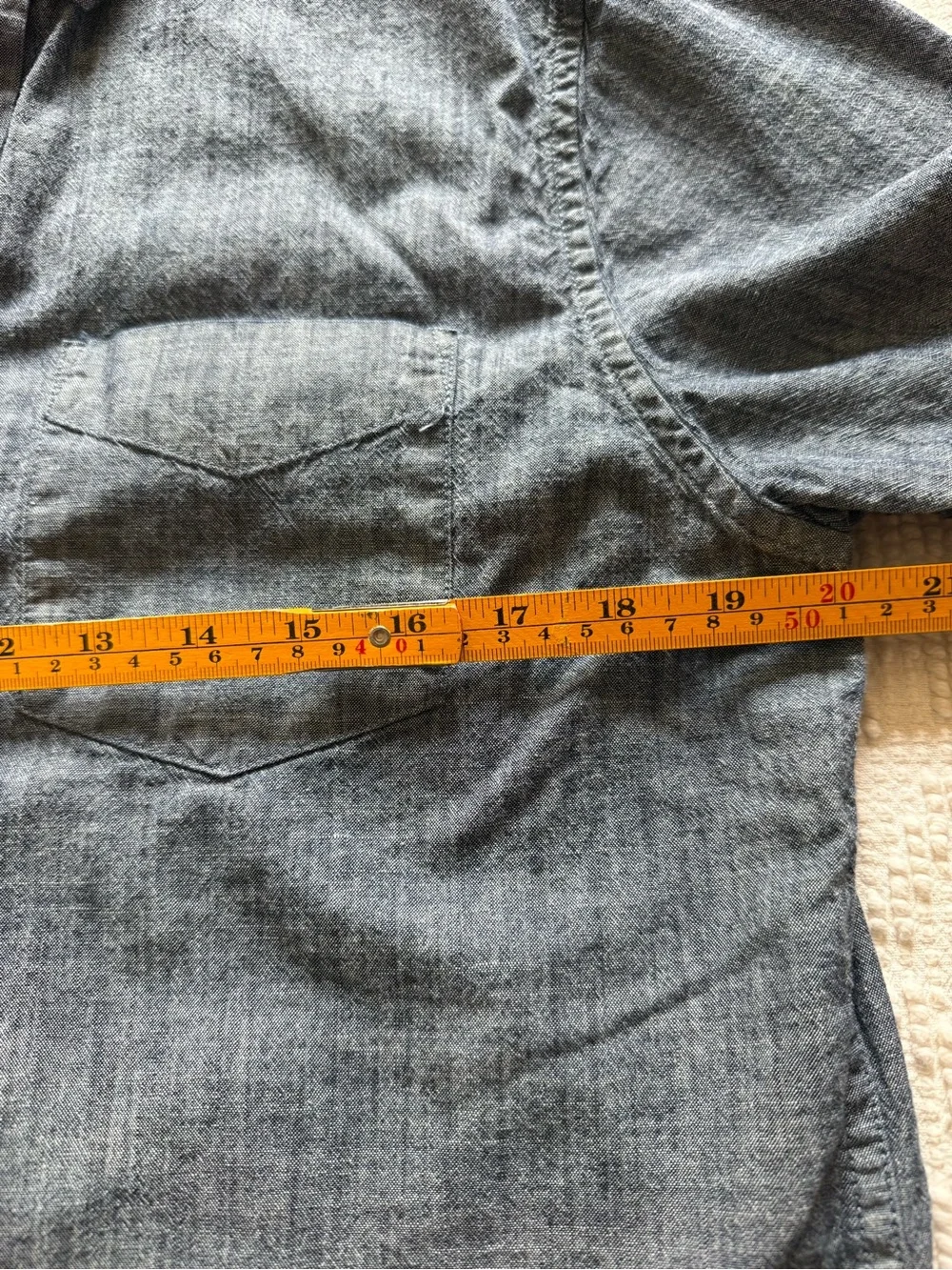 Banana Republic Men's Size Medium Short -Sleeve Button-Down Shirt in Denim Blue